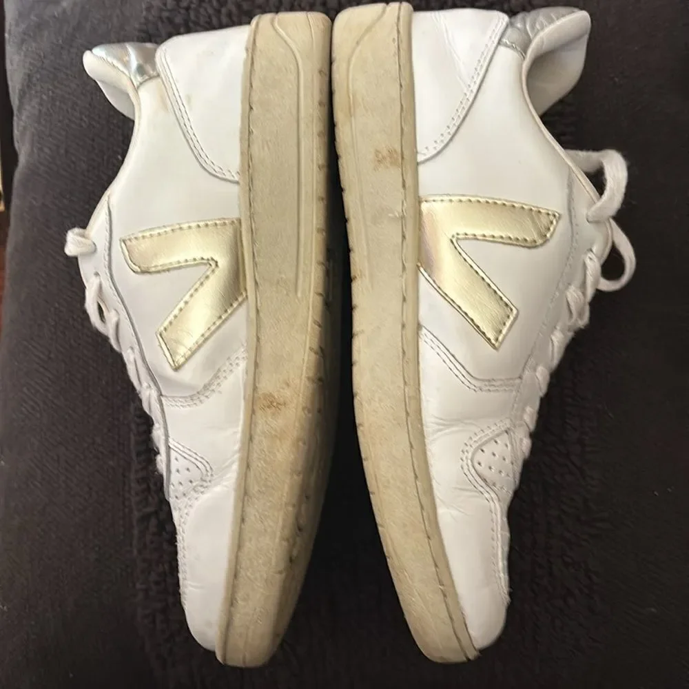 Vert by Veja Leather Snickers Size 6.5